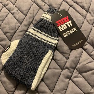 Beverage Mitten! Tailgate ready!